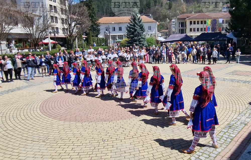 Трън - „С песните на Гюрга Пинджурова“ - фолклорен фестивал