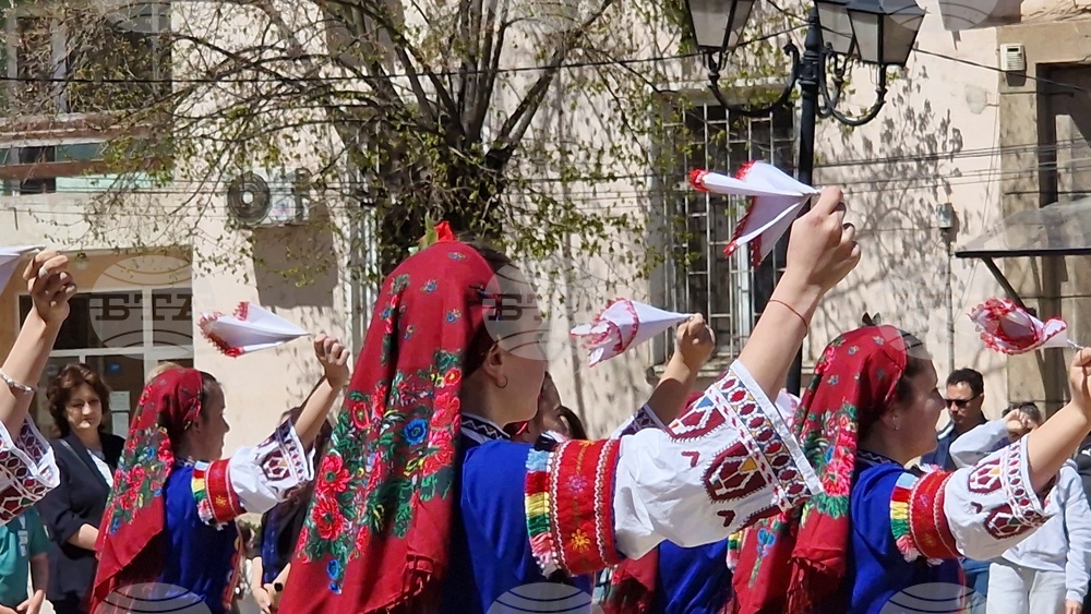 Трън - „С песните на Гюрга Пинджурова“ - фолклорен фестивал