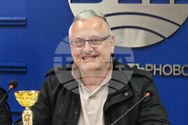 Национален пресклуба на БТА Велико Търново - ученици - пресконференция - Добрин Пелтеков