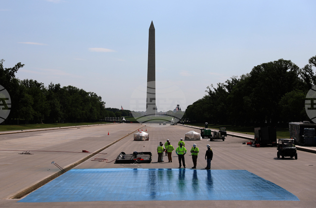 APTOPIX Lincoln Memorial Reflecting Pool
