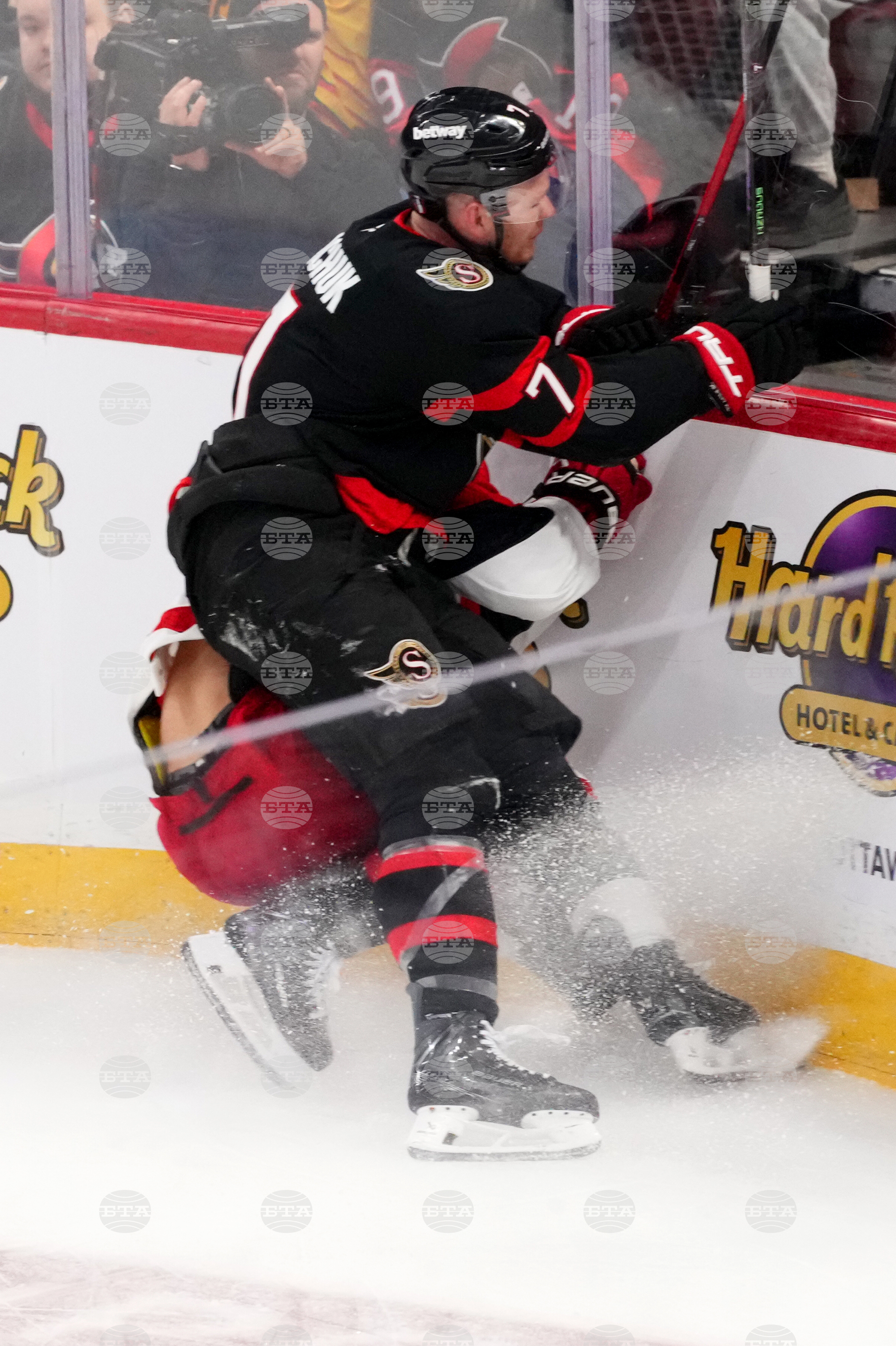 Hurricanes Senators Hockey