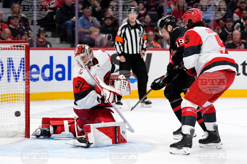 CORRECTION Hurricanes Senators Hockey