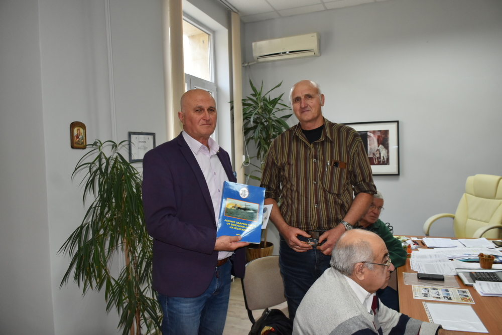 Община Ловеч: Офицери от запаса предлагат в училищата в Ловеч да има експозиция за родолюбивото възпитание