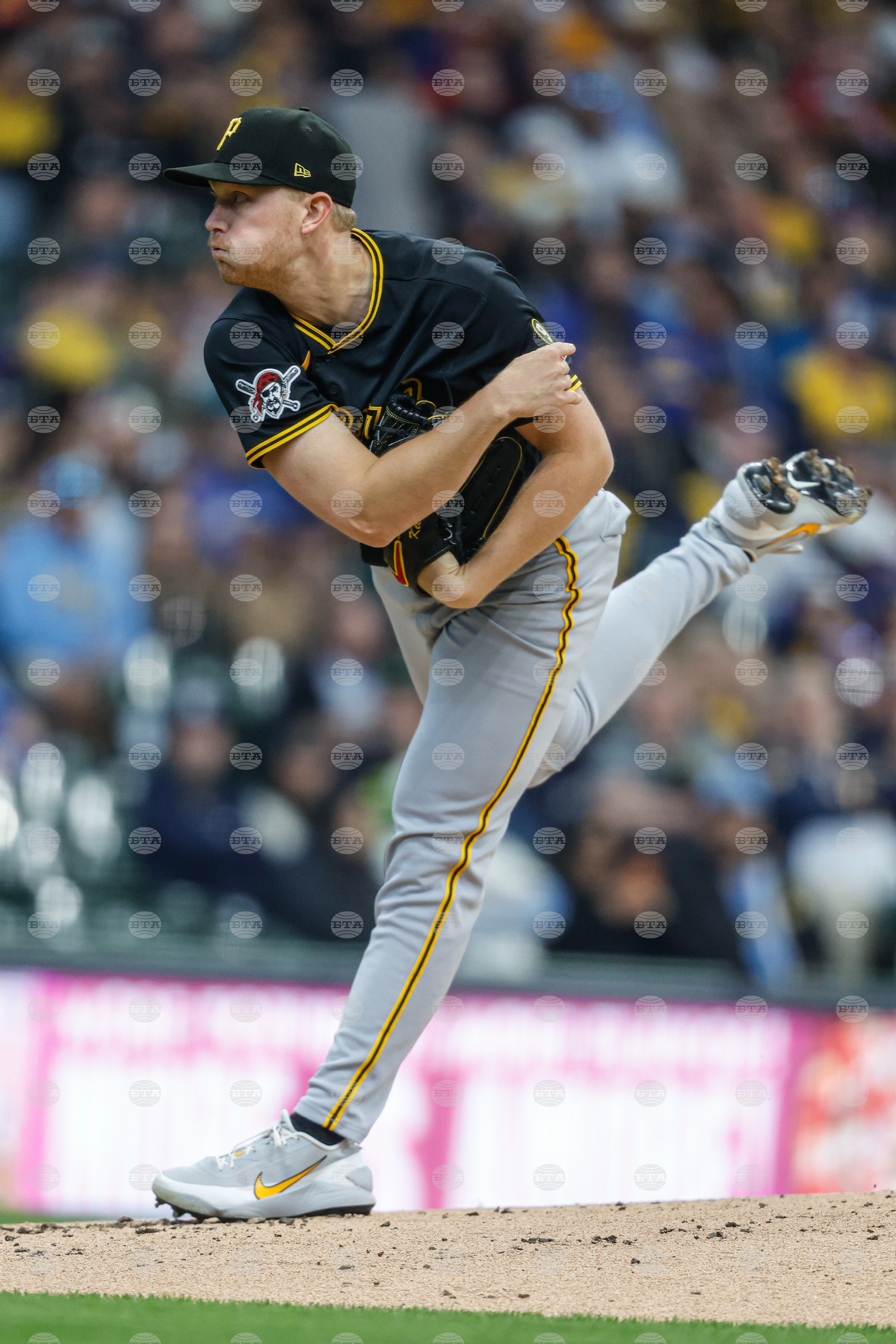 Pirates Brewers Baseball