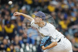 Pirates Brewers Baseball