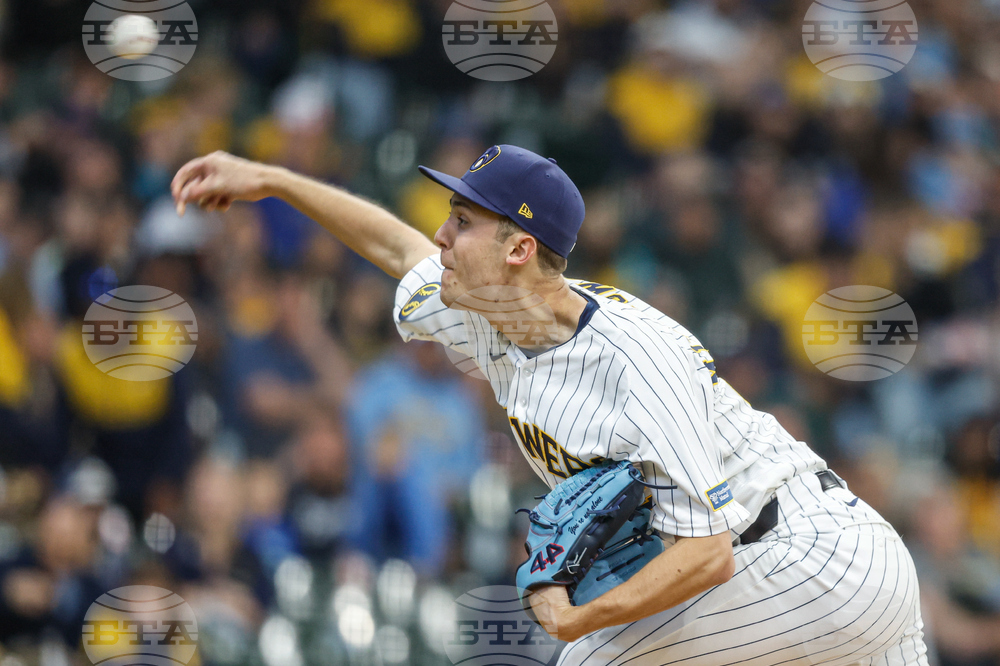 Pirates Brewers Baseball