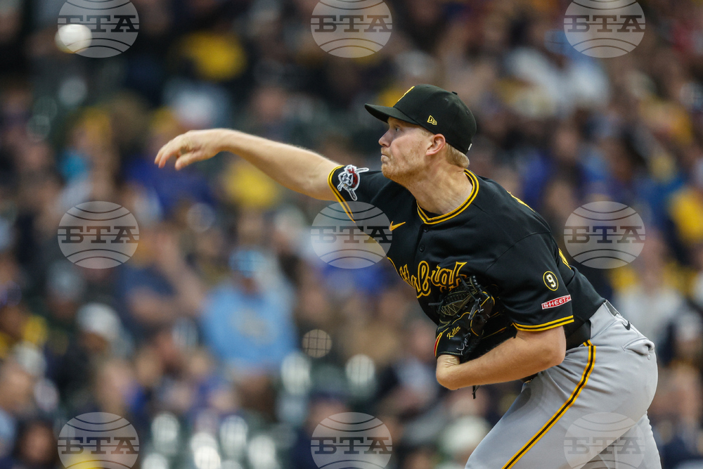 Pirates Brewers Baseball
