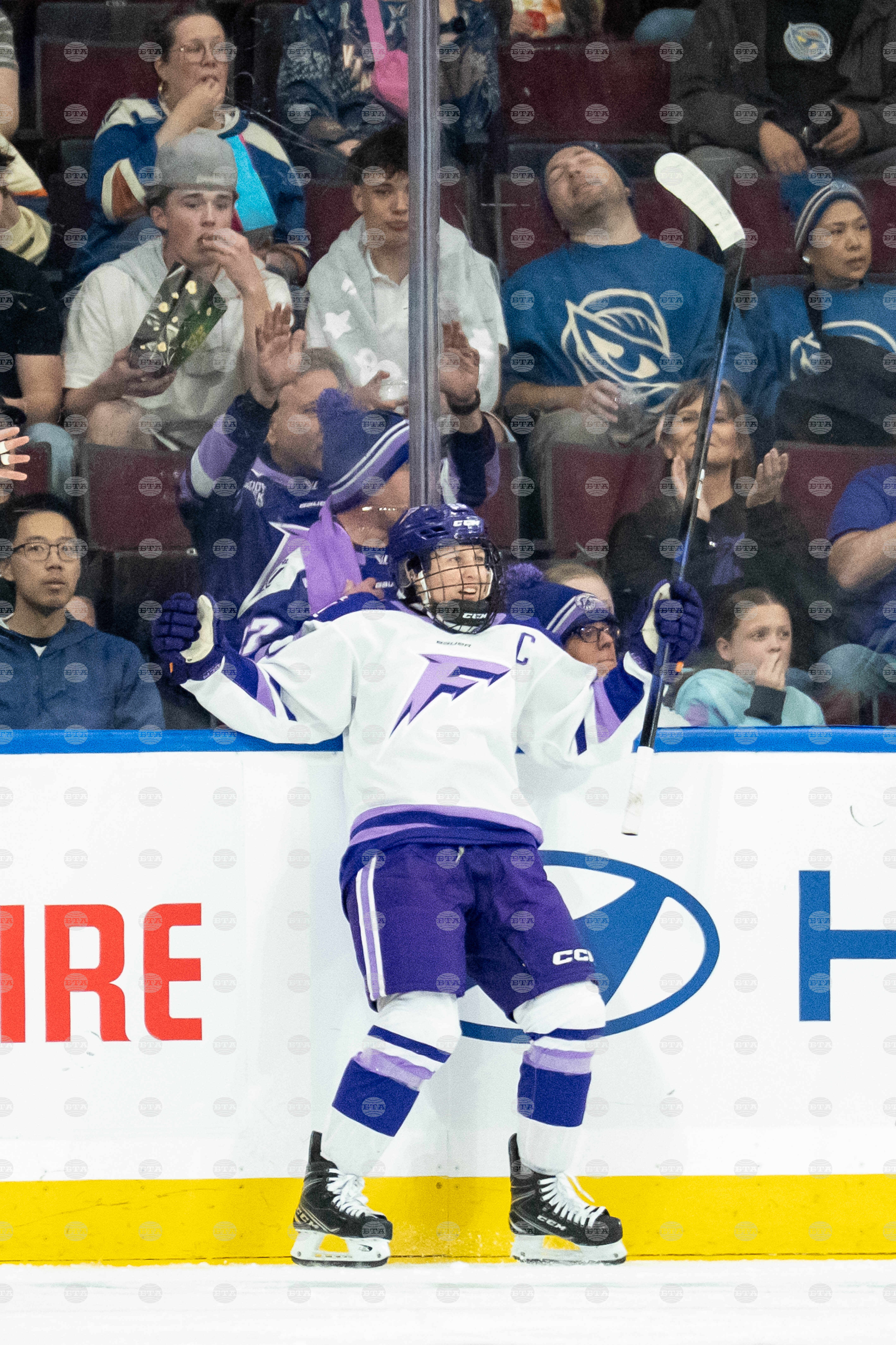 PWHL Frost Goldeneyes Hockey