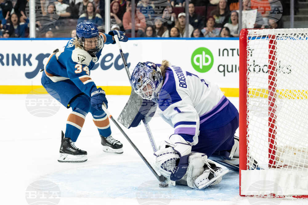 PWHL Frost Goldeneyes Hockey