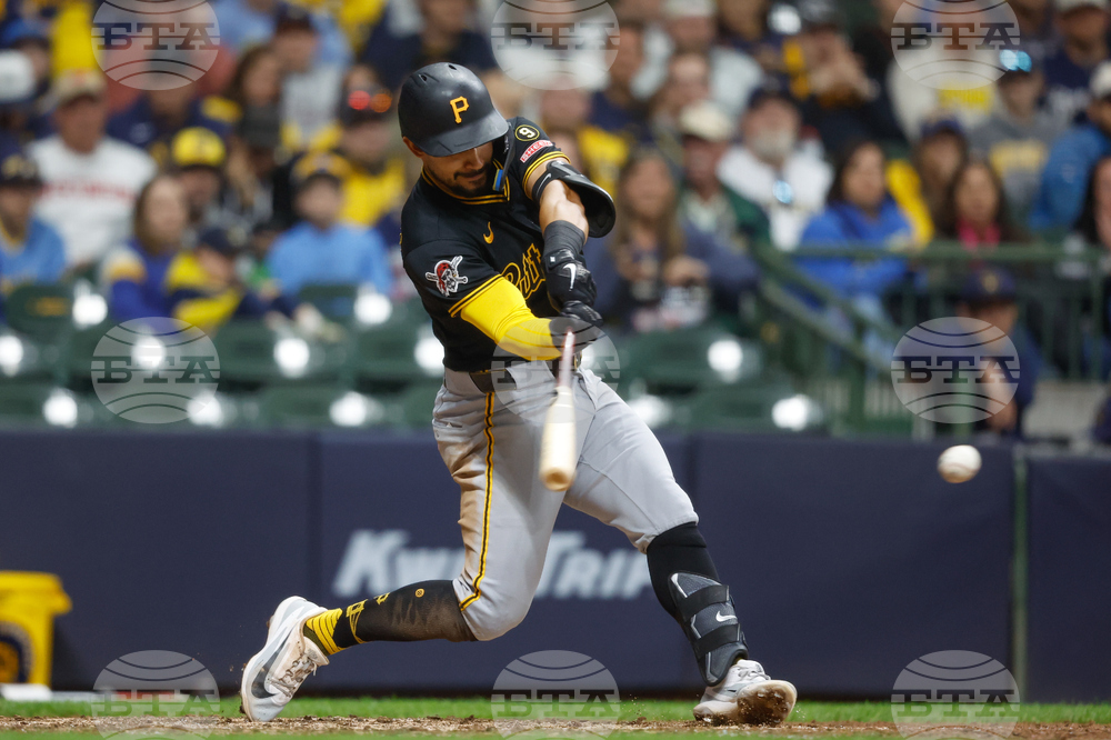 Pirates Brewers Baseball