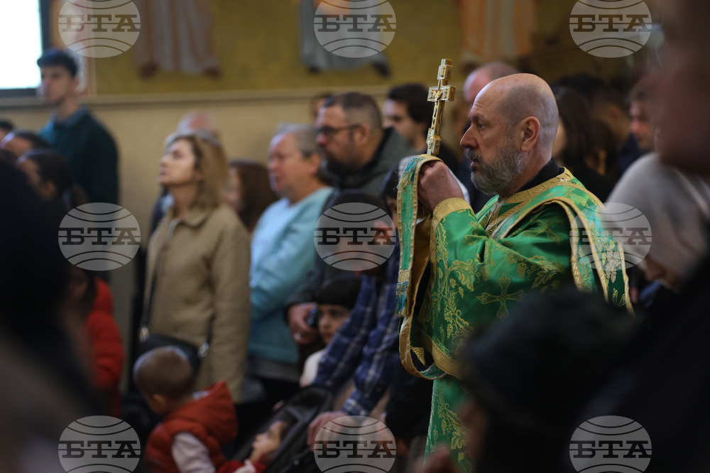 Храм „Св. св. Кирил и Методий“ - света литургия