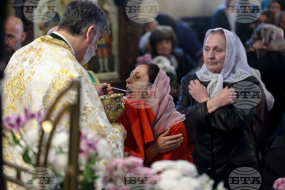 Храм „Св. св. Кирил и Методий“ - света литургия