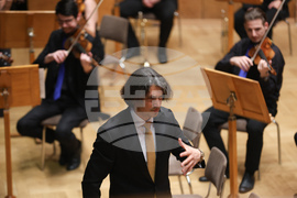 Зала „България“ - оркестър „Генезис“ - Йордан Камджалов  - концерт