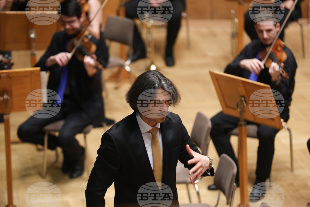 Зала „България“ - оркестър „Генезис“ - Йордан Камджалов  - концерт