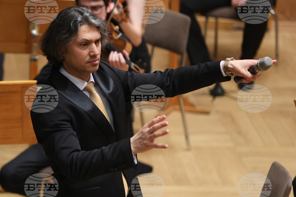 Зала „България“ - оркестър „Генезис“ - Йордан Камджалов  - концерт