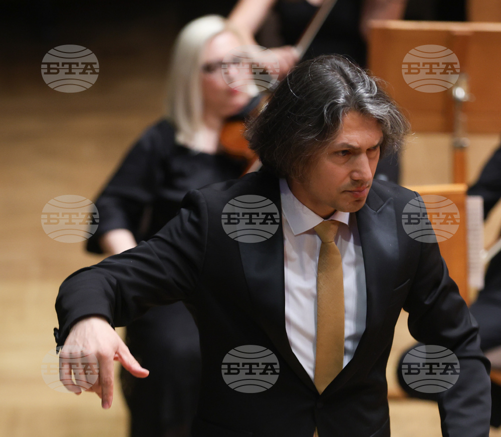 Зала „България“ - оркестър „Генезис“ - Йордан Камджалов  - концерт