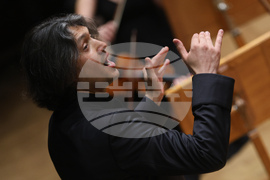 Зала „България“ - оркестър „Генезис“ - Йордан Камджалов  - концерт