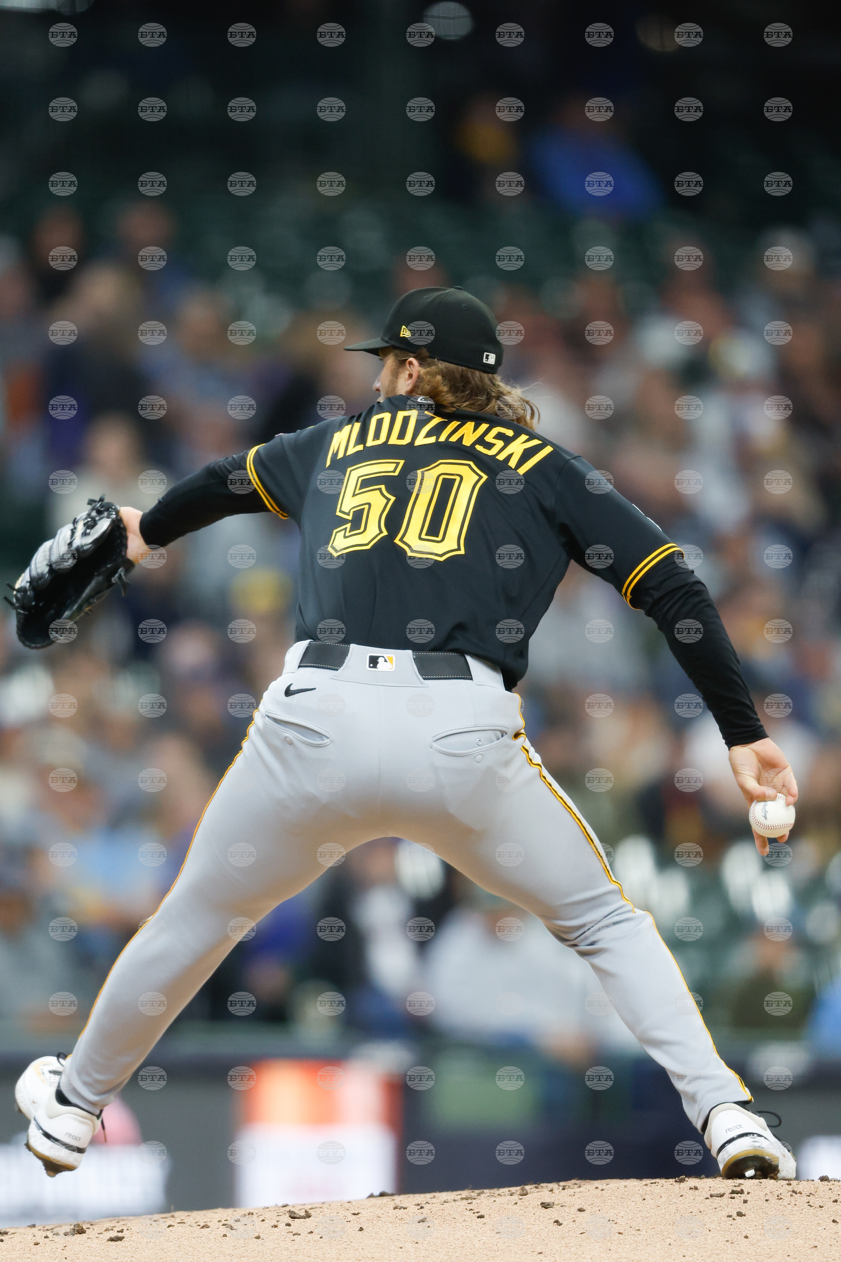 Pirates Brewers Baseball
