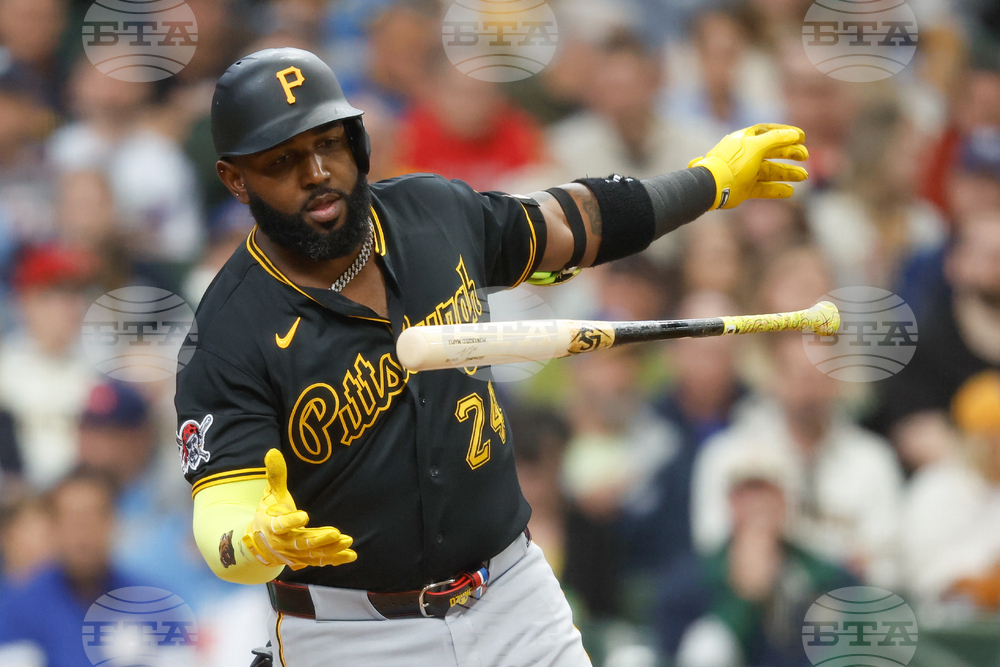 Pirates Brewers Baseball