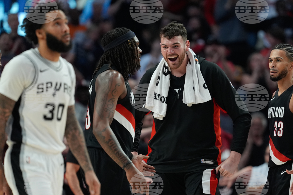 Spurs Trail Blazers Basketball