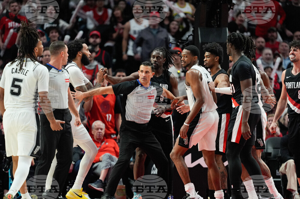 Spurs Trail Blazers Basketball