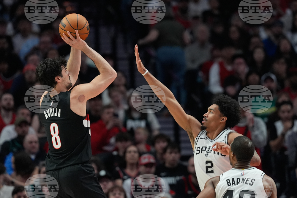 Spurs Trail Blazers Basketball