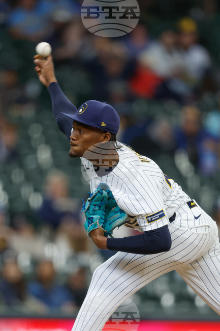 Pirates Brewers Baseball