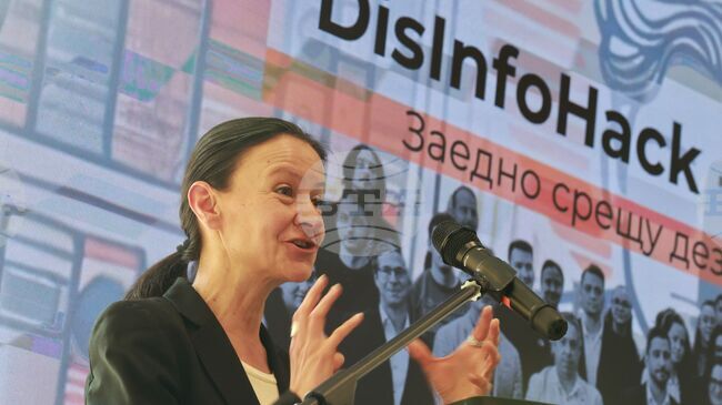 Innovation Minister Calls for Coordinated National Effort to Fight Disinformation