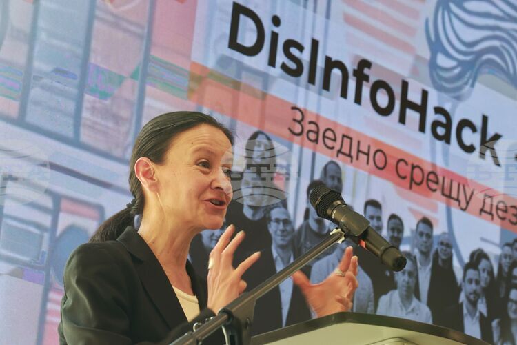 Innovation Minister Calls for Coordinated National Effort to Fight Disinformation