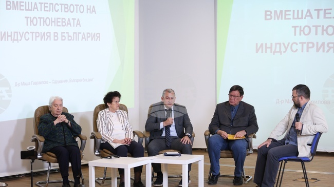 За работеща забрана за пушенето и ограничаване на вмешателството на тютюневата индустрия призова служебният здравен министър Михаил Околийски