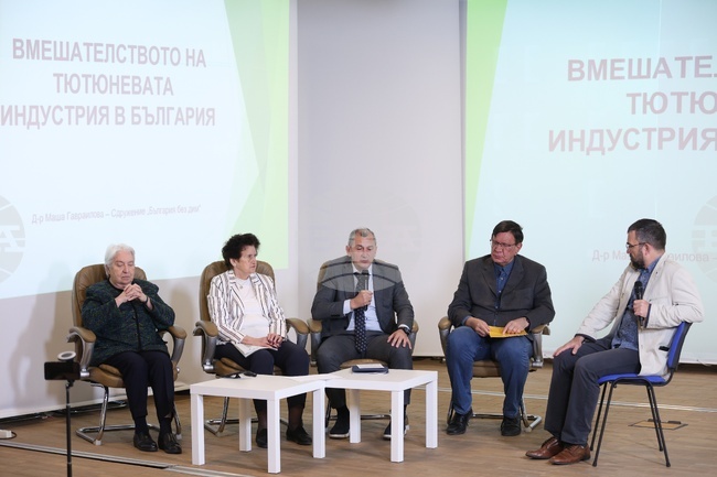 За работеща забрана за пушенето и ограничаване на вмешателството на тютюневата индустрия призова служебният здравен министър Михаил Околийски