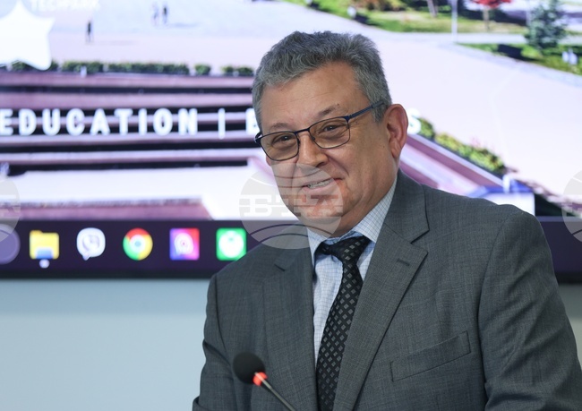 Петко Динев - Надежда Нейнски - София Тех Парк - посещение 