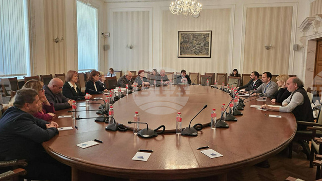 Election Commission Praised by International Observers for Transparent Vote