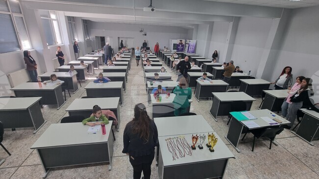 Финалният кръг на състезанието по краснопис и правопис за първокласници се състоя в Шуменския университет 