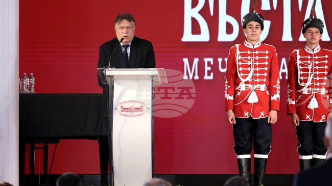 Редно е 150 години след Априлското въстание да се научим да говорим разбираемо за него и за хората, които го направиха, каза проф. Георги Вълчев