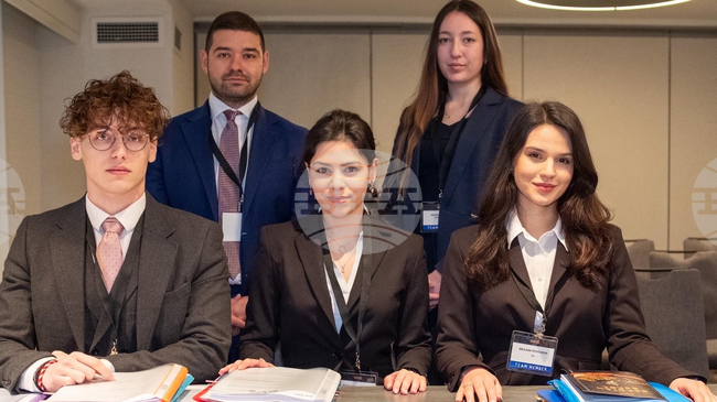 Отборът по международно публично право на НБУ постигна успех на международните финали на най-престижното състезание за юристи в света