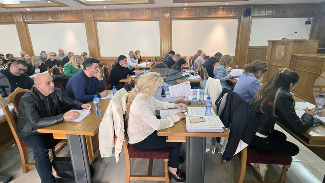 Съветниците в община Добричка одобриха допълнително над 1 млн. евро за неотложни ремонти на уличната мрежа 