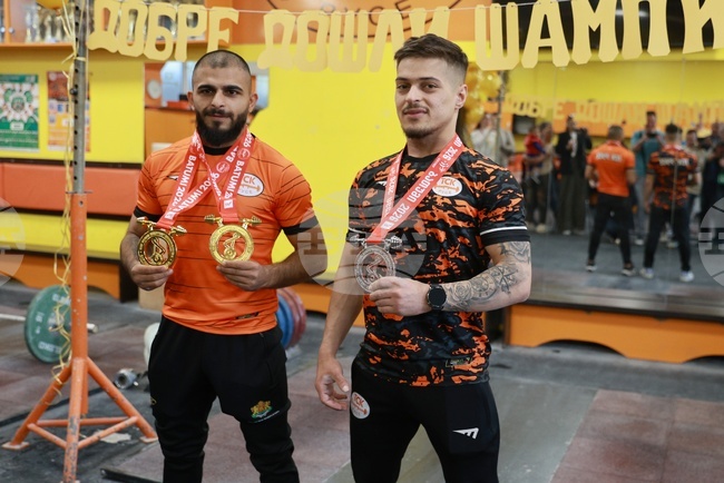 Русе посрещна шесткратния европейски шампион по вдигане на тежести Ангел Русев и сребърния медалист Дениз Данев