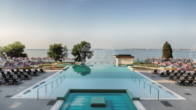 „Сикретс Съни Бийч Ризорт и СПА“ в Слънчев бряг ще въведе процедури с лечебна поморийска кал, съобщиха от хотела 