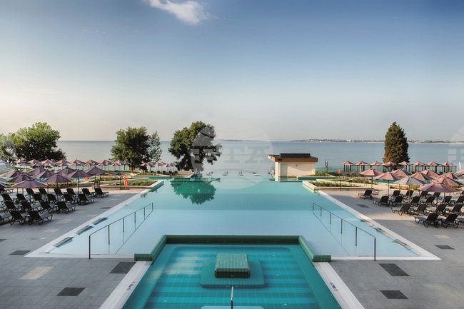  Secrets Sunny Beach Resort & SPA в Слънчев бряг ще въведе процедури с лечебна поморийска кал, съобщиха от хотела 