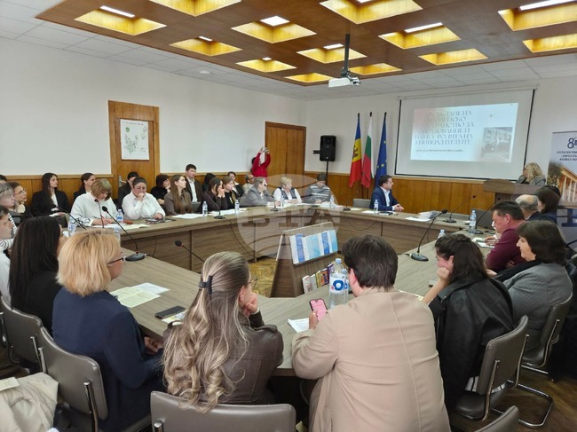 Изследователи представиха 23 доклада на първата студентска конференция на филиала на Русенския университет в Тараклия, Молдова