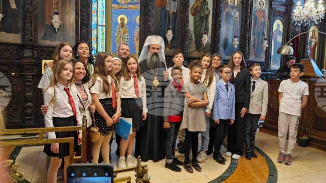 Сливенски ученици от клуб „Благонравие-Православие“ са сред отличените в Националния конкурс „Моят небесен покровител / Моят православен храм“ 