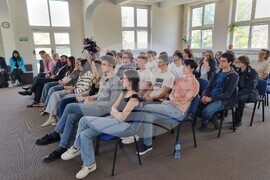 Американски колеж - инж. Петко Динев - Петко Дойков - Емили Сарджънт-Бийзли - ученици - среща