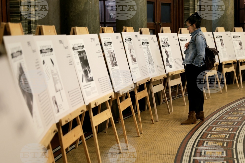 „35 години „Литературен вестник“ - изложба - откриване