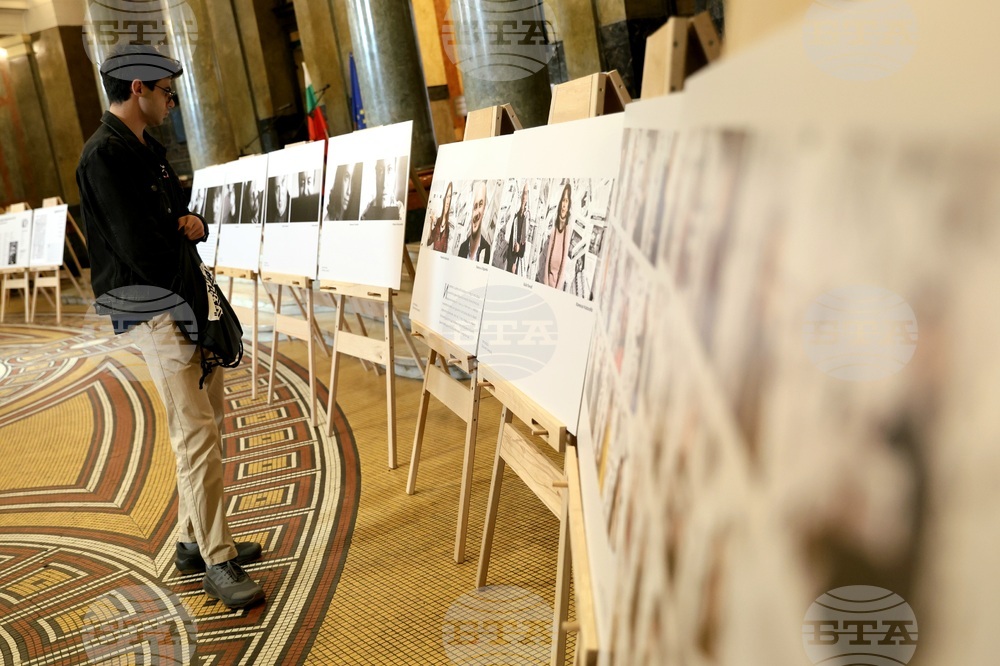 „35 години „Литературен вестник“ - изложба - откриване