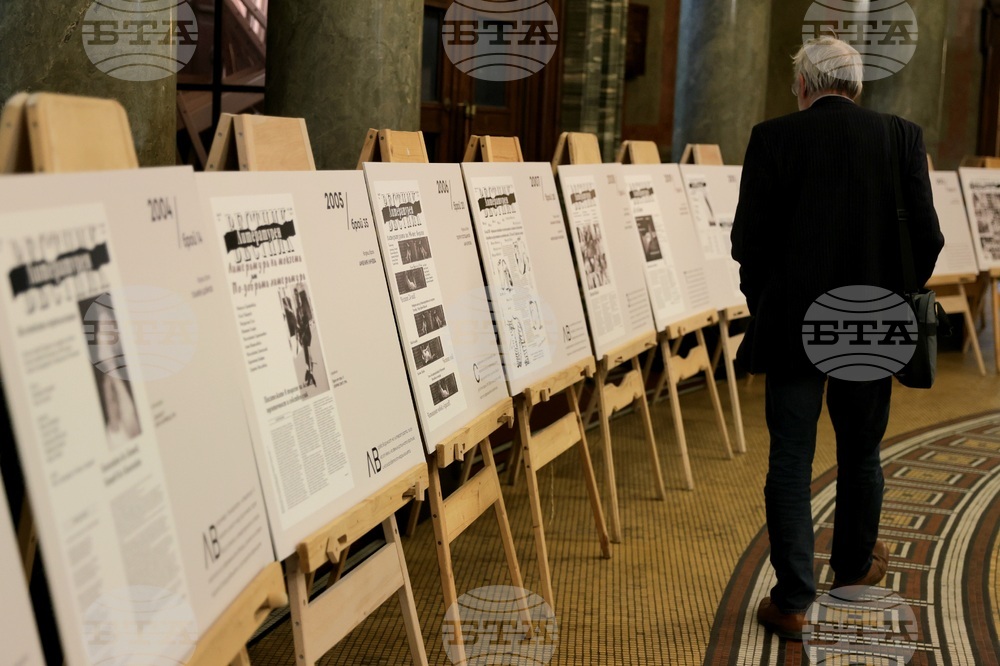 „35 години „Литературен вестник“ - изложба - откриване