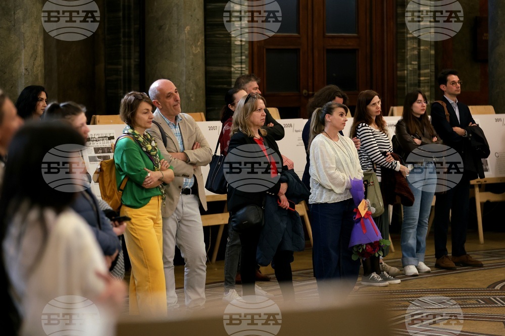 „35 години „Литературен вестник“ - изложба - откриване