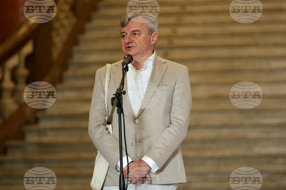 „35 години „Литературен вестник“ - изложба - откриване