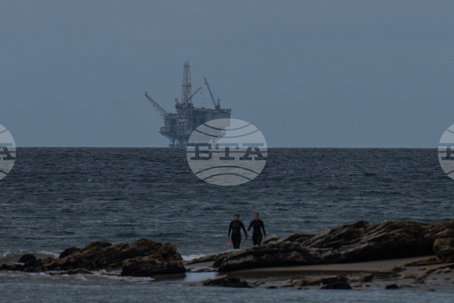 APTOPIX California Offshore Oil Fight