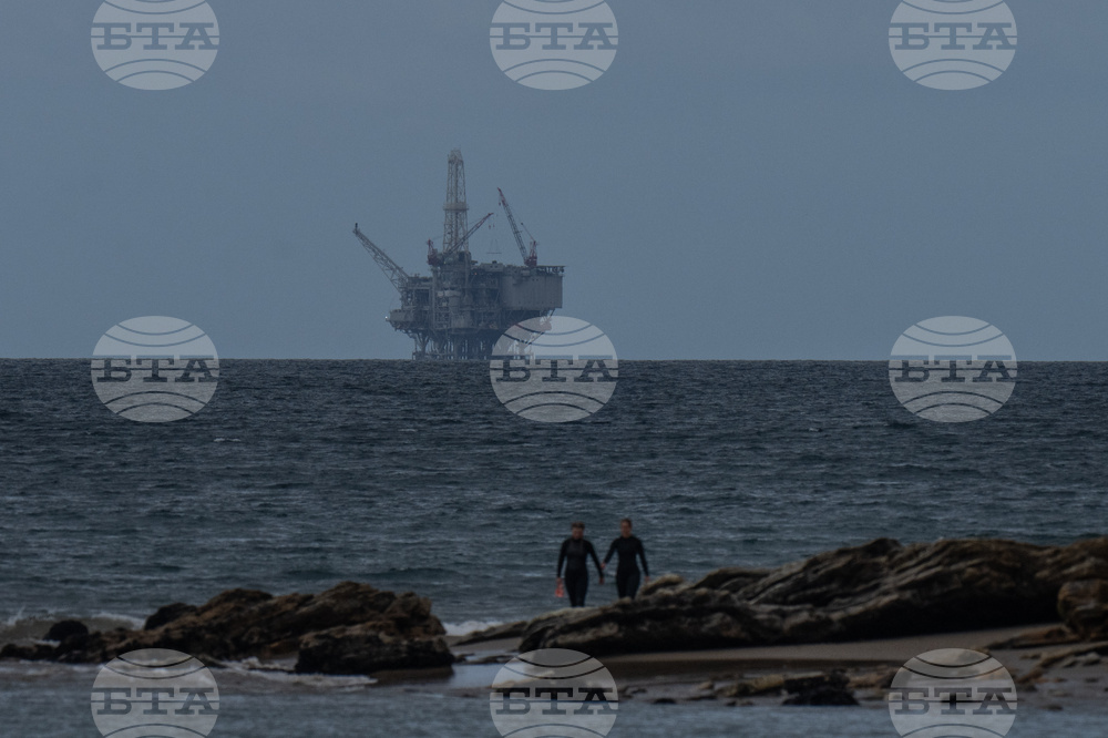 APTOPIX California Offshore Oil Fight